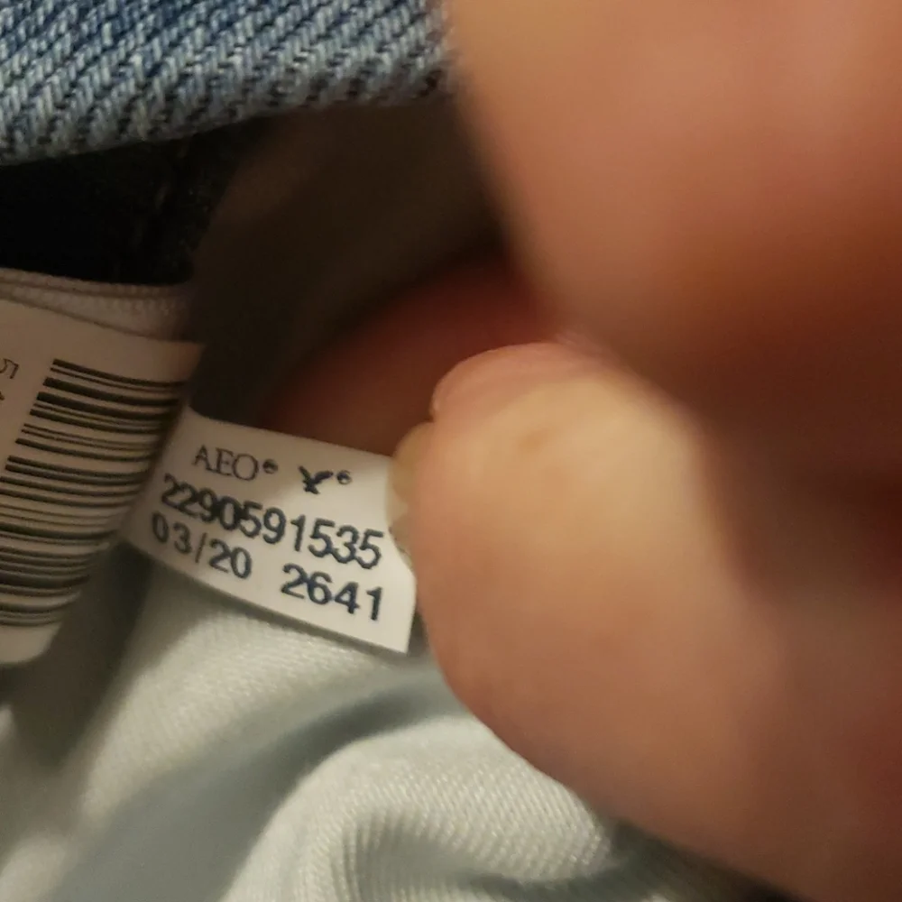 American Eagle Outfitters Blue Distressed Jeans - Picture 7 of 8